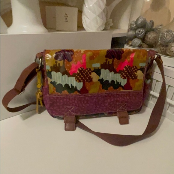 Fossil leather bag with long adjustable straps. Great clean condition - Picture 12 of 16